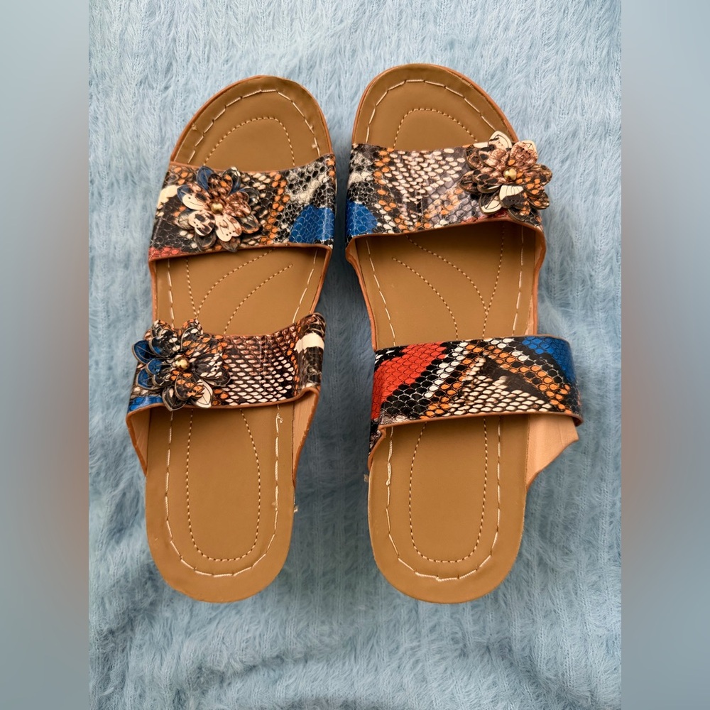 ❤️Snakeskin Floral Detail Wedges from Amazon